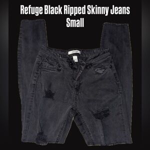 Refuge Charcoal Distressed Jeans - Small